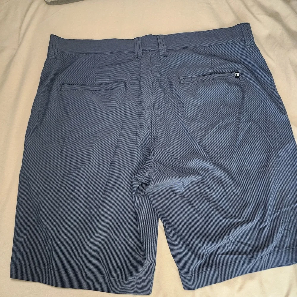 TravisMathew Golf Shorts Mens 34 Blue Excellent Micro Stripe Performance 1MQ077